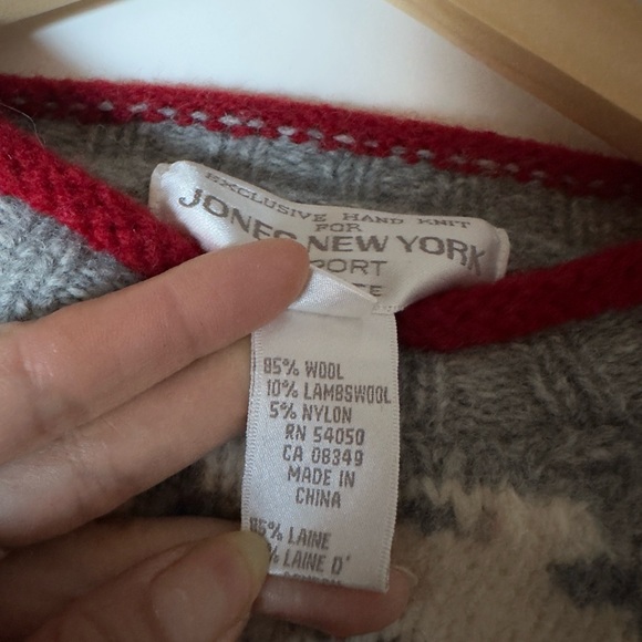 Vintage Jones New York Reindeer Pattern Sweater 95% wool - Picture 3 of 3